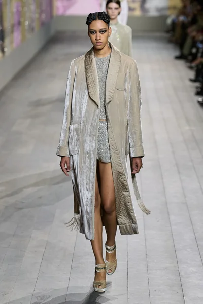 Look 33